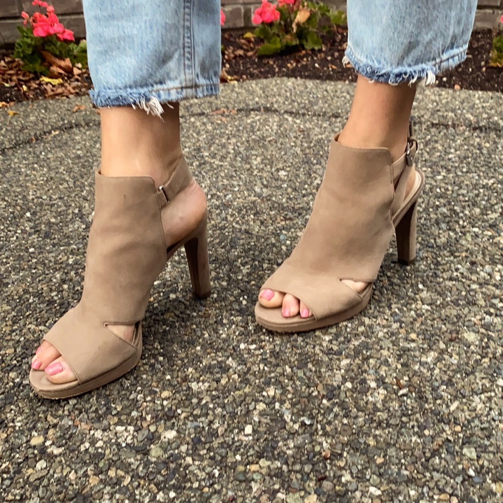 Via Spiga Biege Suede Heels